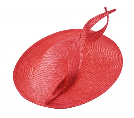 Whiteley- schotel fascinator in hand-gevlochten parasisal stro met getorseerde decoratie - rood